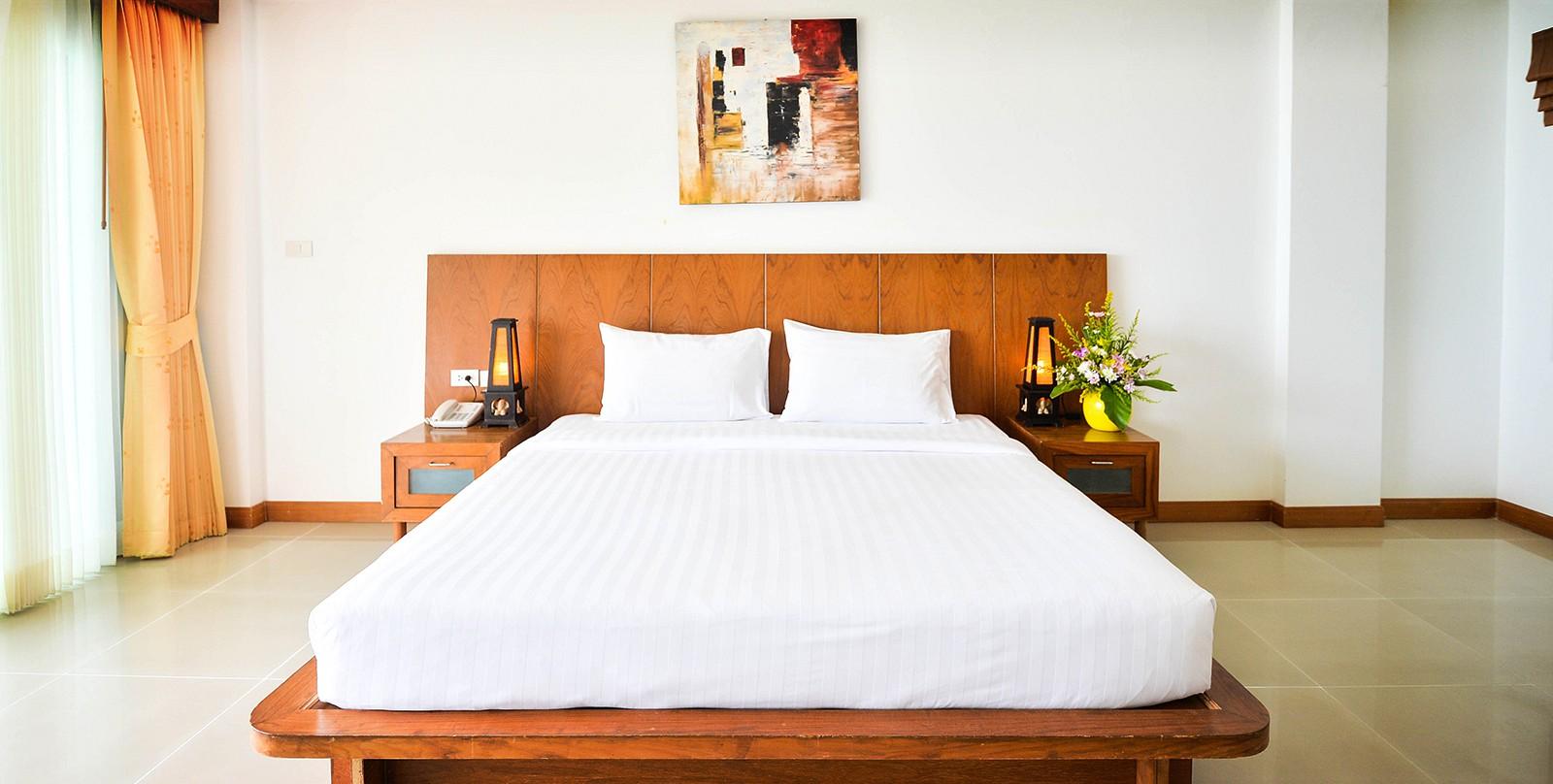 Tri Trang Beach Resort Patong Экстерьер фото
