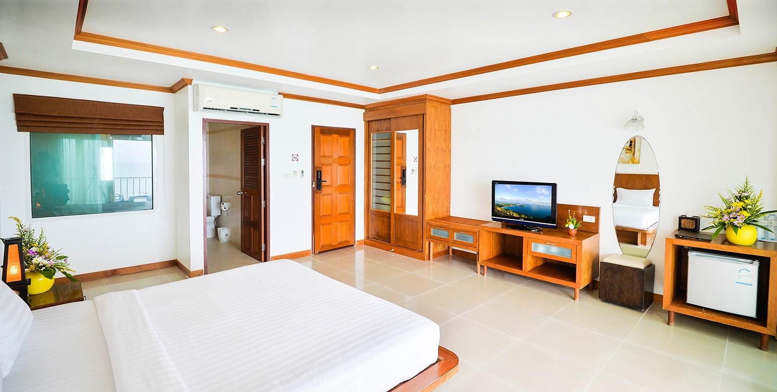 Tri Trang Beach Resort Patong Экстерьер фото