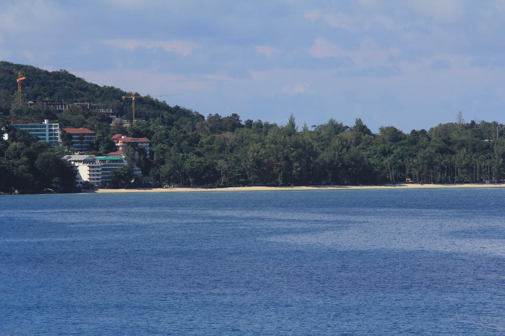 Tri Trang Beach Resort Patong Экстерьер фото