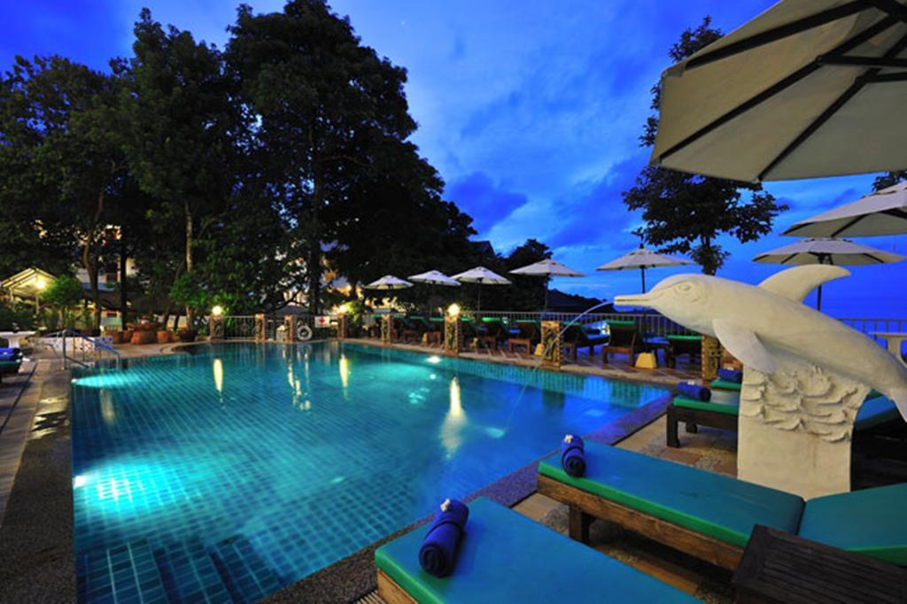 Tri Trang Beach Resort Patong Экстерьер фото